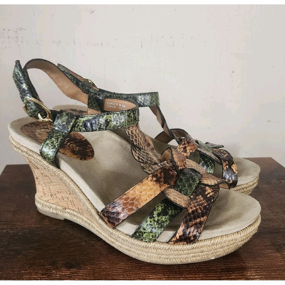 EARTHIES Womens 9.5 B Green Corsica Snake Print Sandals Leather Shoes Wedge - Picture 1 of 7